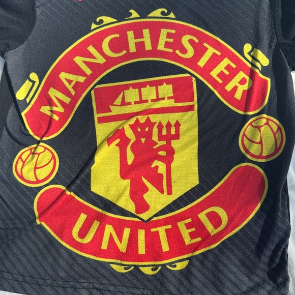 Vintage Manchester United Football Club Kids Tshirt official branded 1997 sz 8-9 - Picture 10 of 11